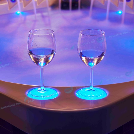 Гидромассажный спа-бассейн Joyee SPA Genting Гидромассажный спа-бассейн Joyee SPA Genting